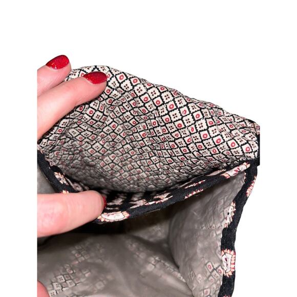 VERA BRADLEY “OUT TO LUNCH” Classic Black Quilted Bag - Picture 7 of 7